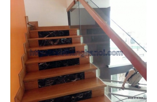 Mặt bậc cầu thang gỗ Sồi Mỹ
